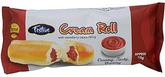 Festive Strawberry Roll 70g